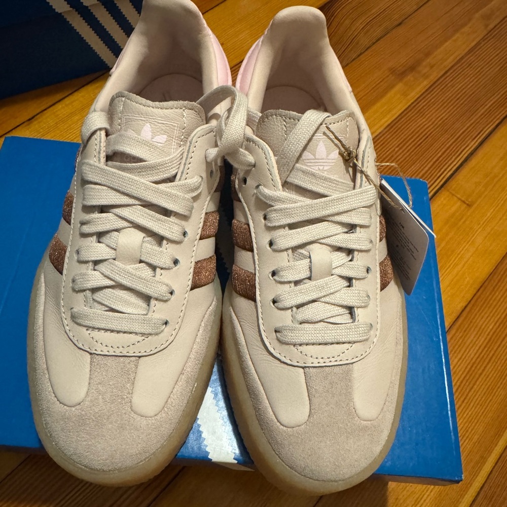 NWT Adidas Sambae Platform Gum Sneakers Putty Mauve Women’s 5.5 = 6